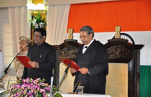 Hon�ble Chief Justice of Gauhati High Court Mr. Justice Shri Ajit Singh administering the oath of office to the Governor of Meghalaya Shri V. Shanmuganathan as the Governor of Arunachal Pradesh in the Darbar Hall of Raj Bhavan, Itanagar on 14th September� 2016.